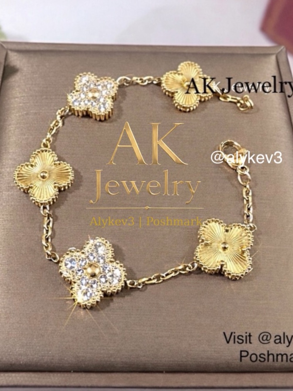 💎18k LUXURY QUATREFOIL Clover 5 Motif Bracelet, Pave and Gold Color GP